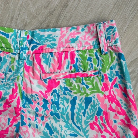 Lilly Pulitzer Colorful Coral Women's Shorts, size 2 - Picture 7 of 7